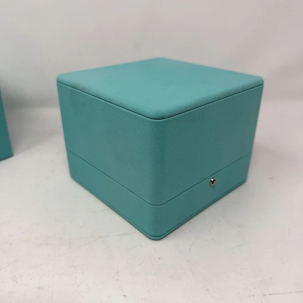 Tiffany & Co. ready ship
